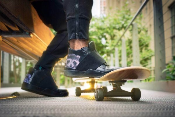 Vibrating sneakers by Vixole help players of Pokémon GO