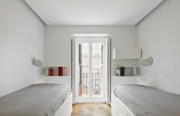 Lucas y Hernández-Gil reconfigures 19th-century Madrid apartment to let in light