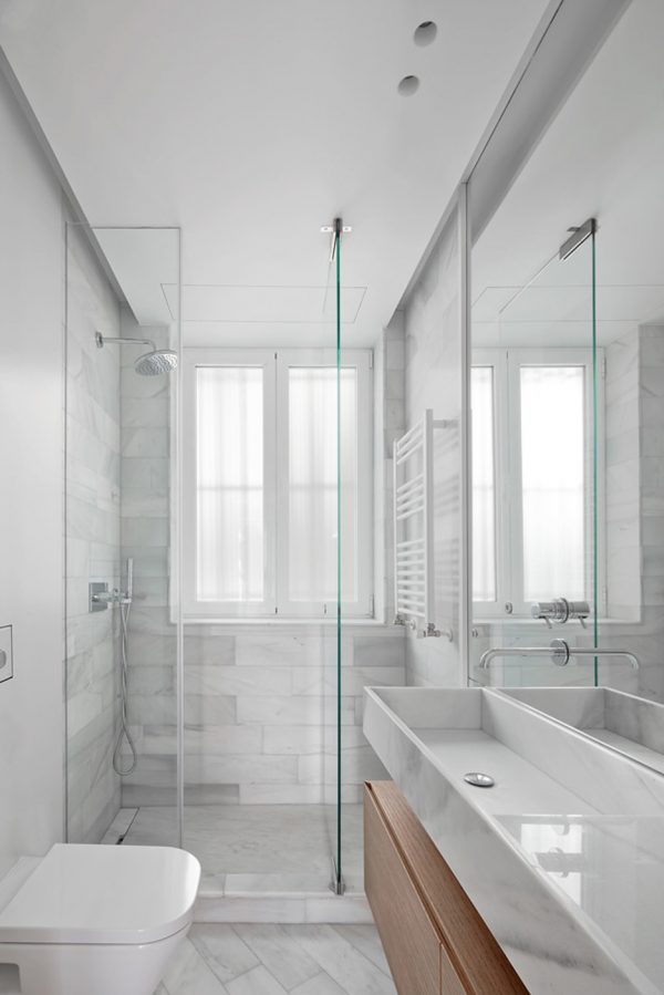 Lucas y Hernández-Gil reconfigures 19th-century Madrid apartment to let in light