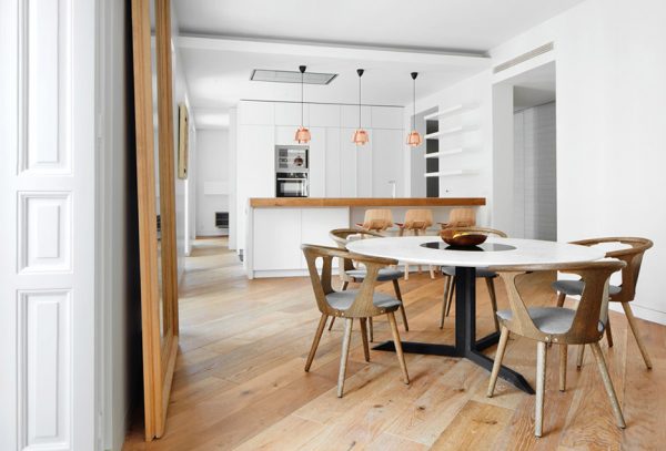 Lucas y Hernández-Gil reconfigures 19th-century Madrid apartment to let in light