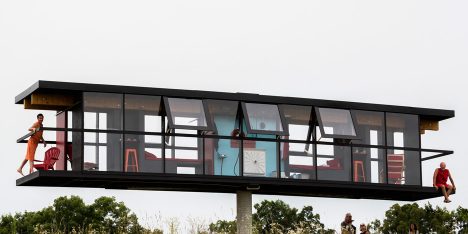 Rotating and tilting ReActor house accommodates two artists for five days