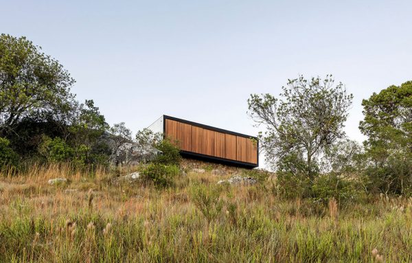 retreat-in-finca-aguy-mapa-prefabricated-housing-uraguay_dezeen_936_3