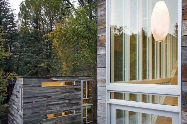 Riverside House by Studio B Architects
