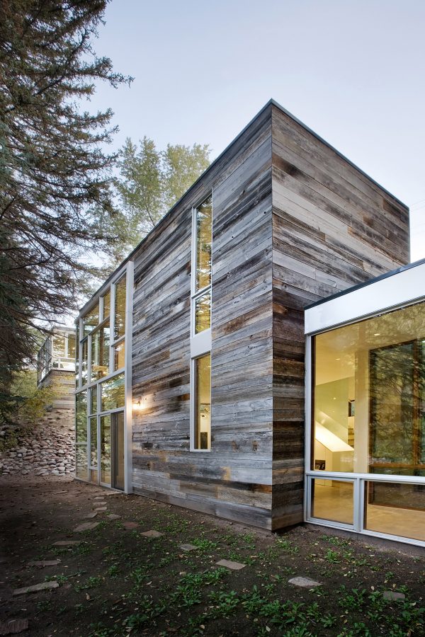 Riverside House by Studio B Architects