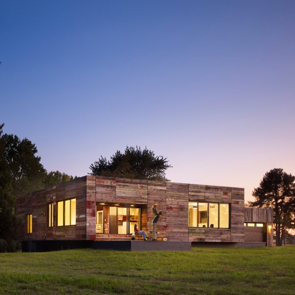 DIGSAU uses reclaimed barn wood to clad modern home in Delaware