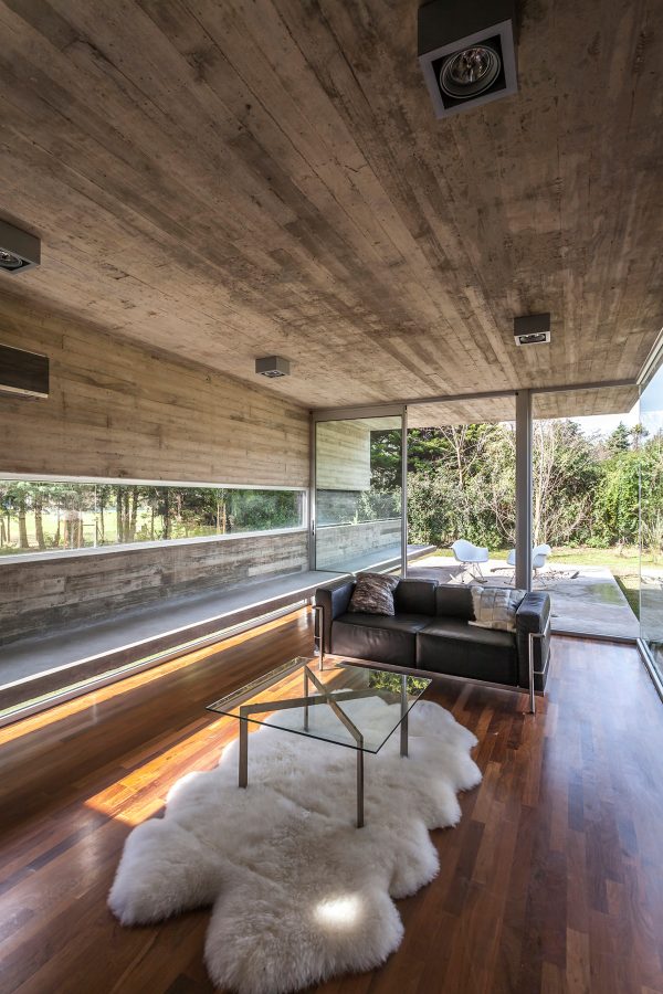 Torcuato House Pavilion by Besonías Almeida