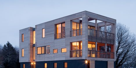 Lubrano Ciavarra clads weekend retreat in Rhode Island using cedar and rough-cut slate