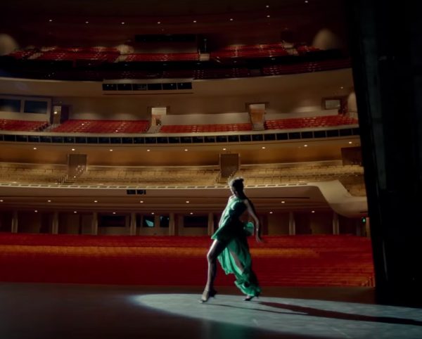 Dorothy Chandler Pavilion by Welton Becket in Spike Jonze's Kenzo perfume advert