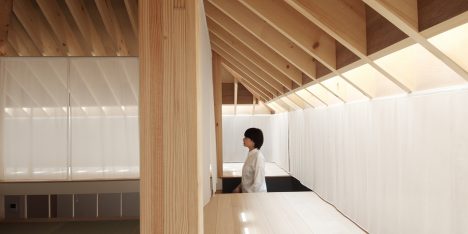 Tea room and veranda provide socialising space in Katsutoshi Sasaki’s Wengawa House