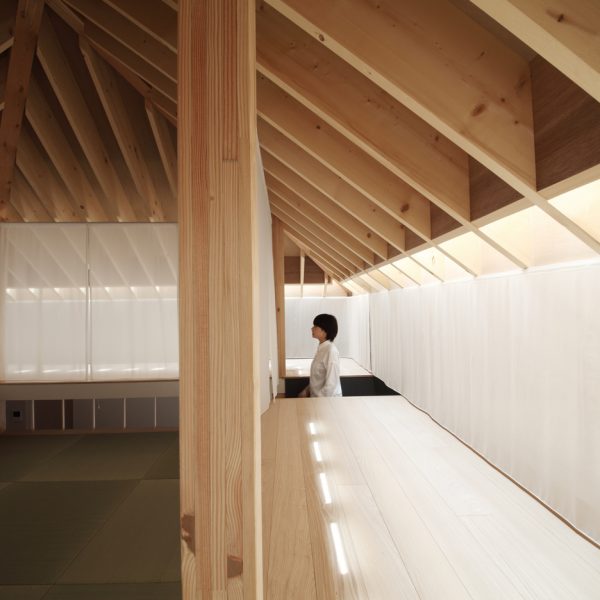 Tea room and veranda provide socialising space in Katsutoshi Sasaki’s Wengawa House