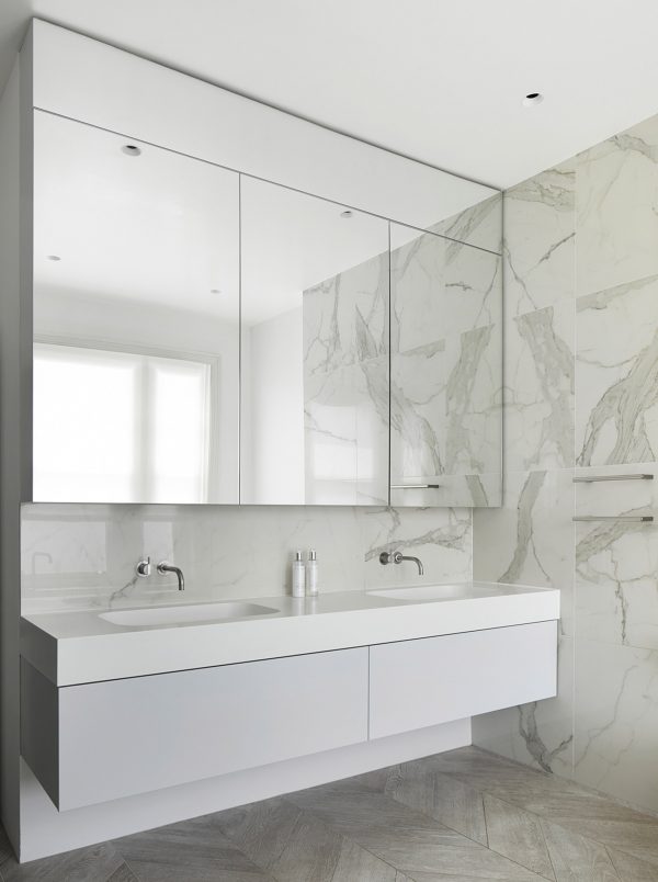 Studio Octopi adds glass-fronted extension to White Lodge house in London