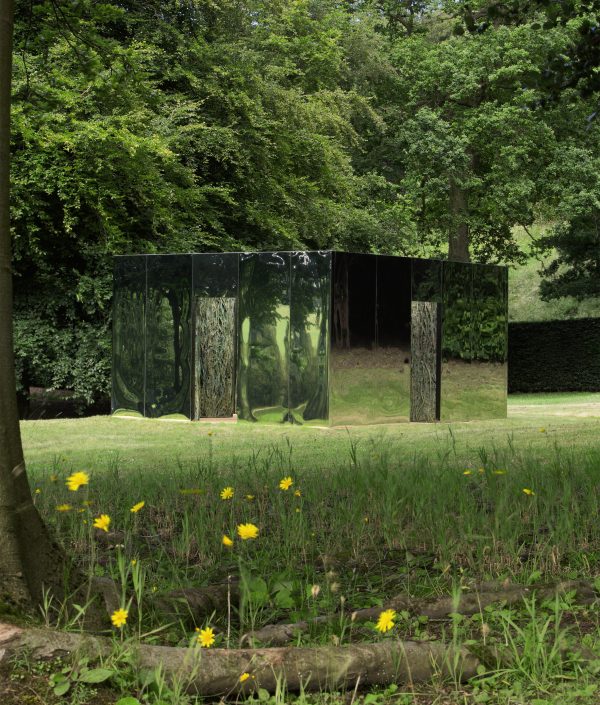 Sotheby's puts Zaha Hadid's Serpentine pavilion up for sale at Chatsworth House