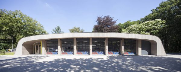 Ambulance building Zeist by Erik Knippers