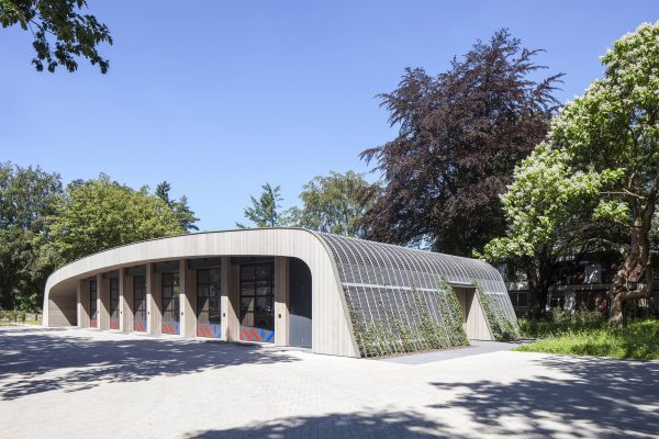 Ambulance building Zeist by Erik Knippers