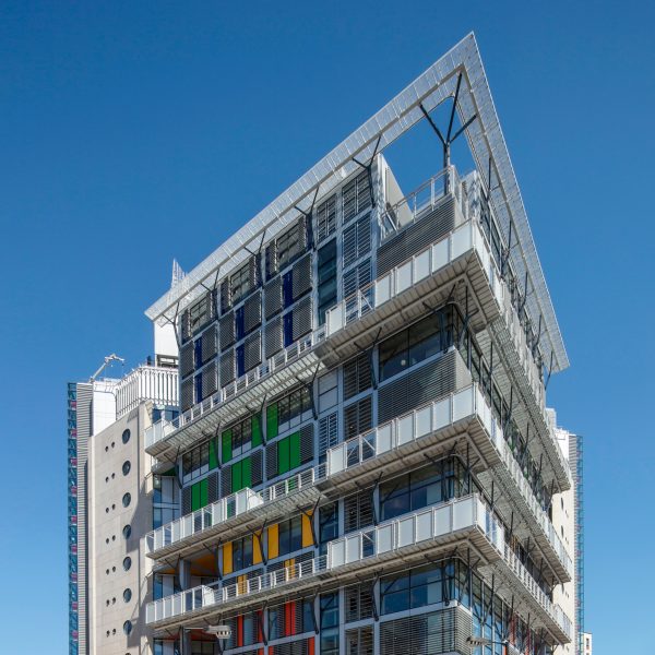 Rogers Stirk Harbour's £160 million cancer treatment centre opens at London hospital