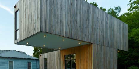 Architecture students create prefab Cantilever House in Arkansas