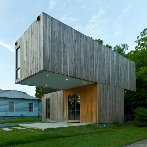 Architecture students create prefab Cantilever House in Arkansas