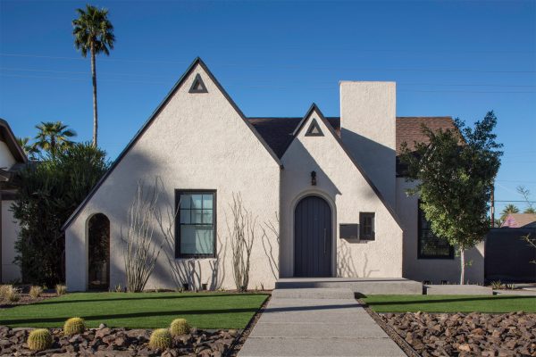 Chen + Suchart creates a gabled addition clad in metal for an historic Arizona home