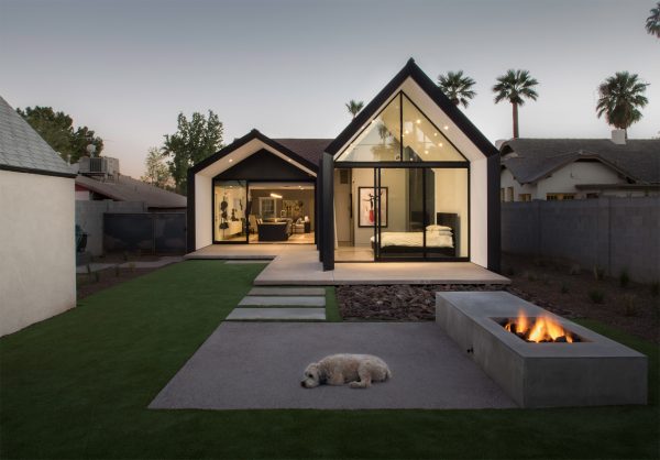 Chen + Suchart creates a gabled addition clad in metal for an historic Arizona home