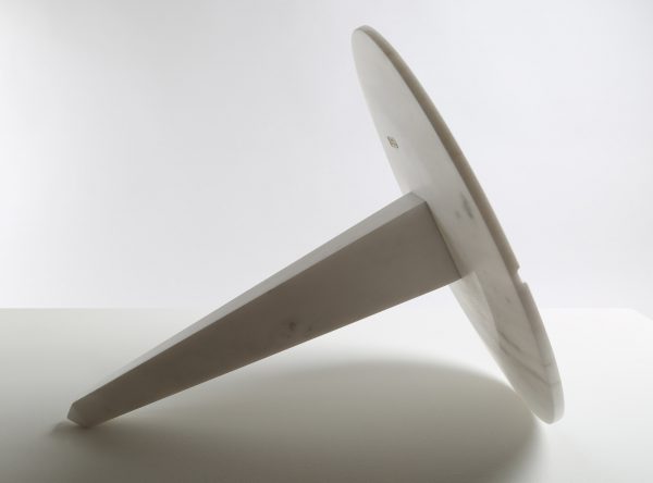 Richard Yasmine's Ashkal mirrors slice into geometric bases
