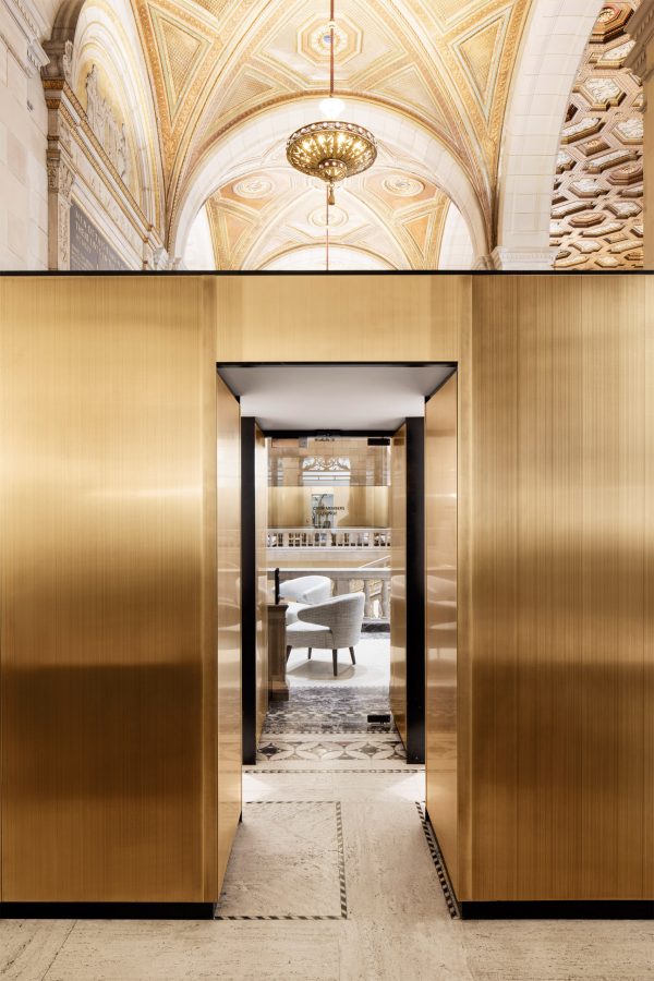 Crew Offices and Café by Henri Cleinge