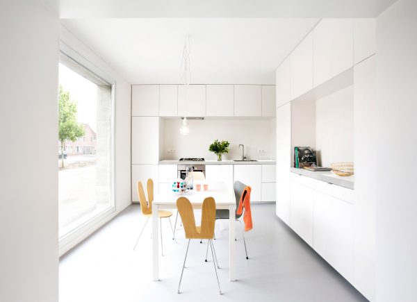 Studio MAKS builds 105m2 concrete Dutch house in an old industrial harbour
