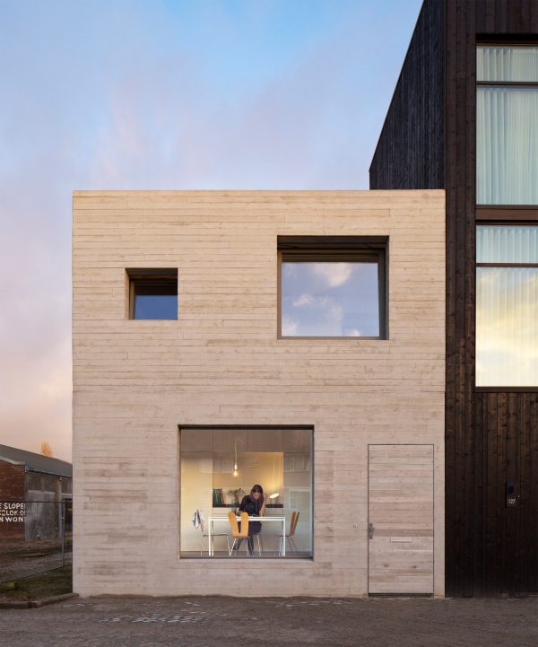 Studio MAKS builds 105m2 concrete Dutch house in an old industrial harbour