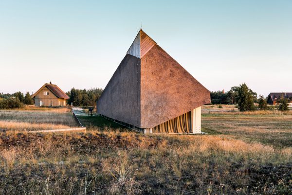 The Dune House by Archispektras