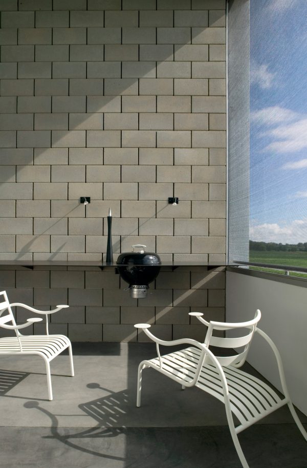 Field House by Wendell Burnette Architects