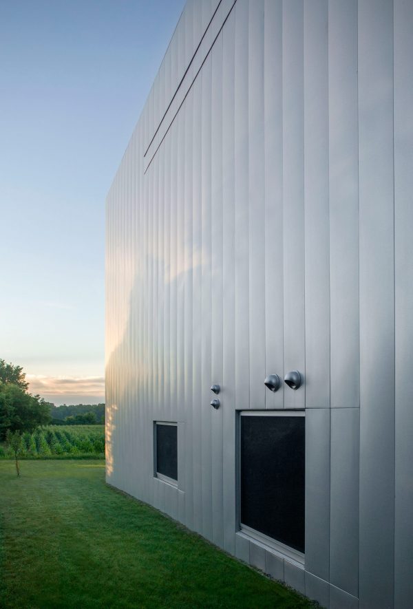 Field House by Wendell Burnette Architects