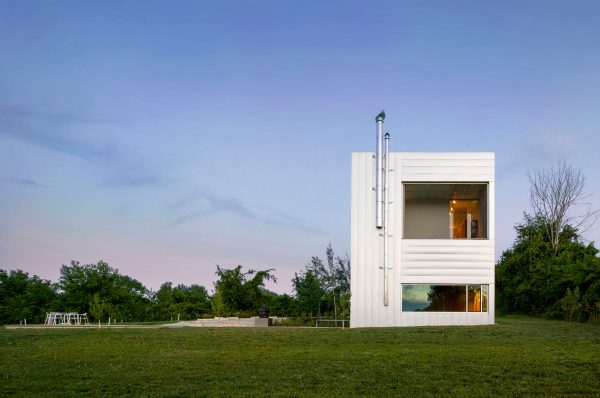 Field House by Wendell Burnette Architects