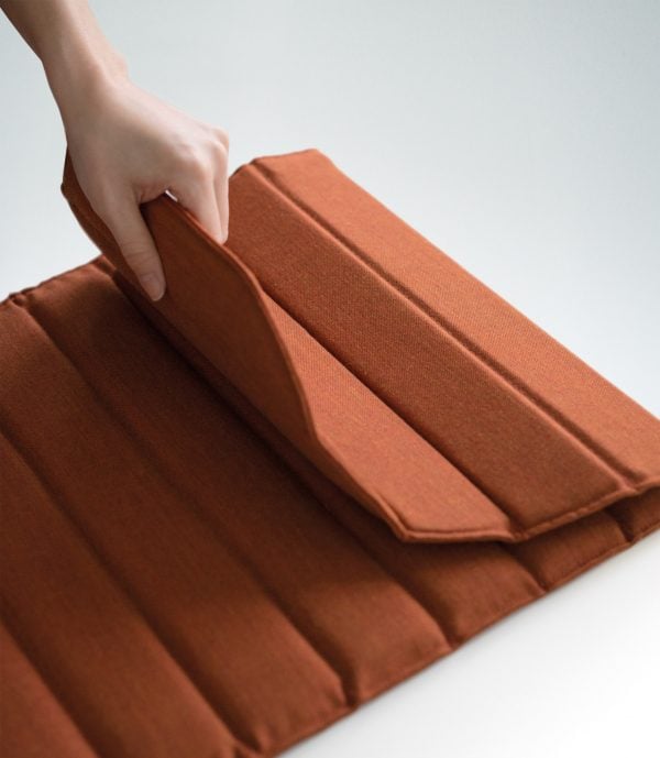 Note Design creates office divider for people working on the go