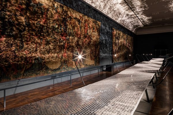 Benjamin Hubert fills V&A's medieval tapestry room with rippling light installation