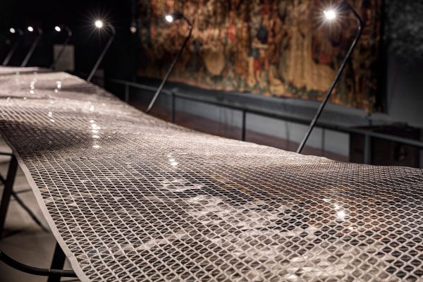Benjamin Hubert fills V&A's medieval tapestry room with rippling light installation