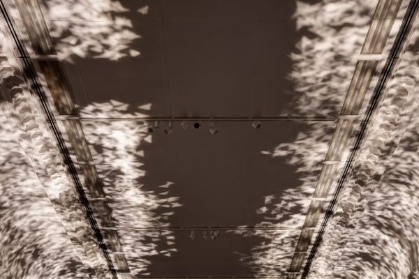 Benjamin Hubert fills V&A's medieval tapestry room with rippling light installation