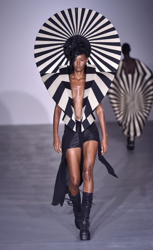 Gareth Pugh Spring Summer 2017 fashion collection