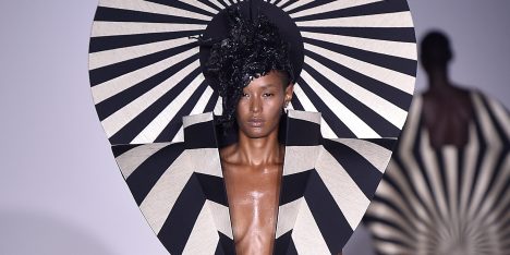 Gareth Pugh recreates sun motifs from opera costumes for Spring Summer 2017