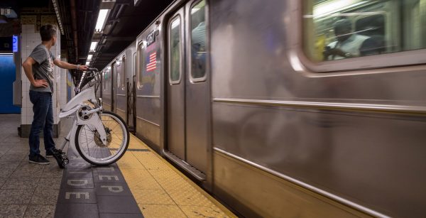 Electric Gi FlyBike only takes a second for city riders to fold up