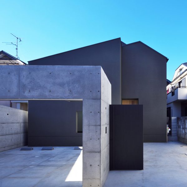 Tokyo house designed by Satoru Hirota Architects to offer residents maximum privacy