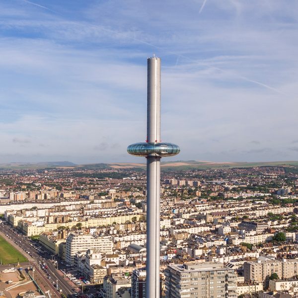 “Slight technical hitch” traps 180 passengers inside world’s tallest moving observation tower