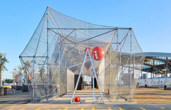 Information Point in Glorias Square by Peris + Toral Arquitectes