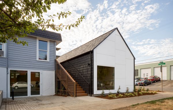 Laura's place by Architecture Building Culture