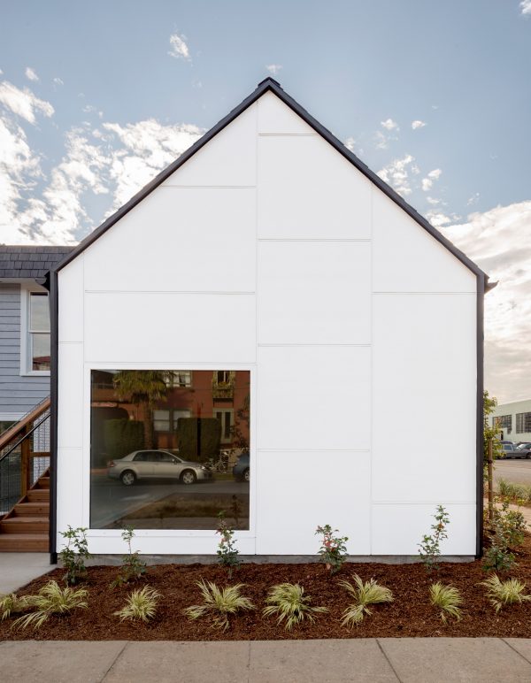 Laura's place by Architecture Building Culture