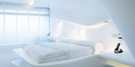 “Sleeping in a dumpster more comfortable” than Zaha Hadid-designed hotel room says Moby