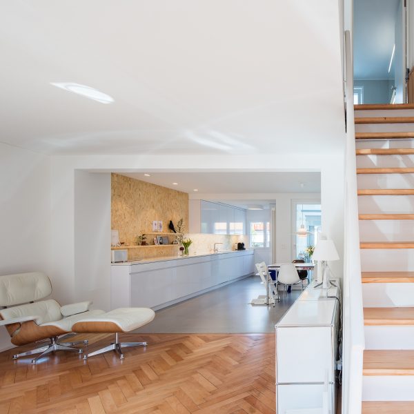 10 of the most popular apartments with herringbone on Dezeen