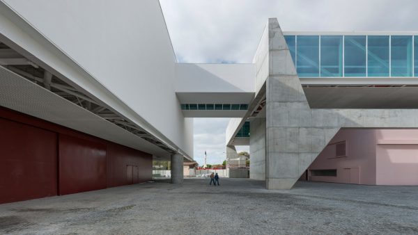 riba-gold-medal-winner-paulo-mendes-da-rocha-architecture-news_dezeen_2364_col_18