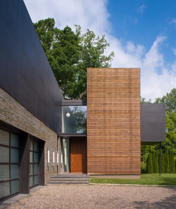 Robert Gurney perches a Maryland home on a ridge overlooking a river