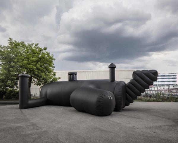 shelter-architecture-black-inflatable-installation-pvc-bureau-a_dezeen_2364_col_5