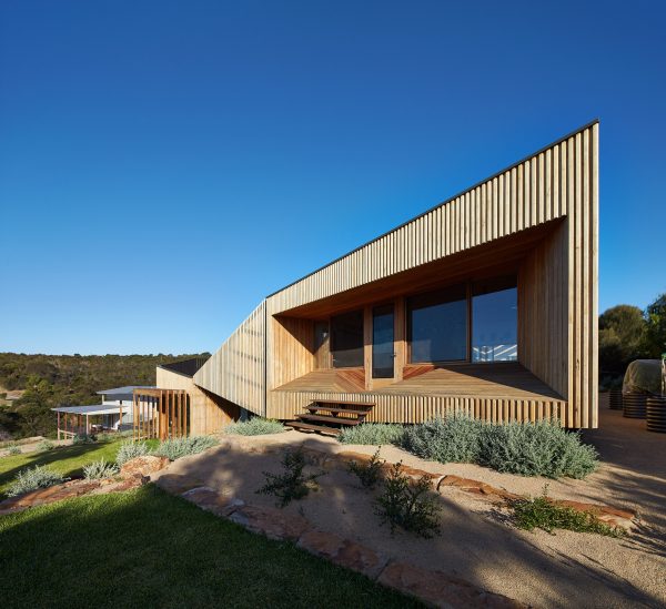 Split House by BKK Architects