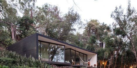 Cadaval & Solà-Morales completes black concrete retreat in Mexican countryside